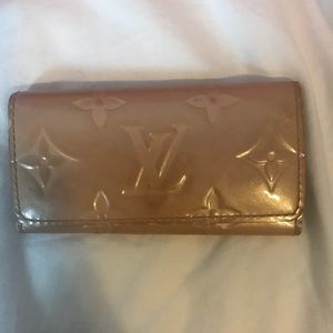 AUTHENTIC Louis Vuitton 4 ring keyholder